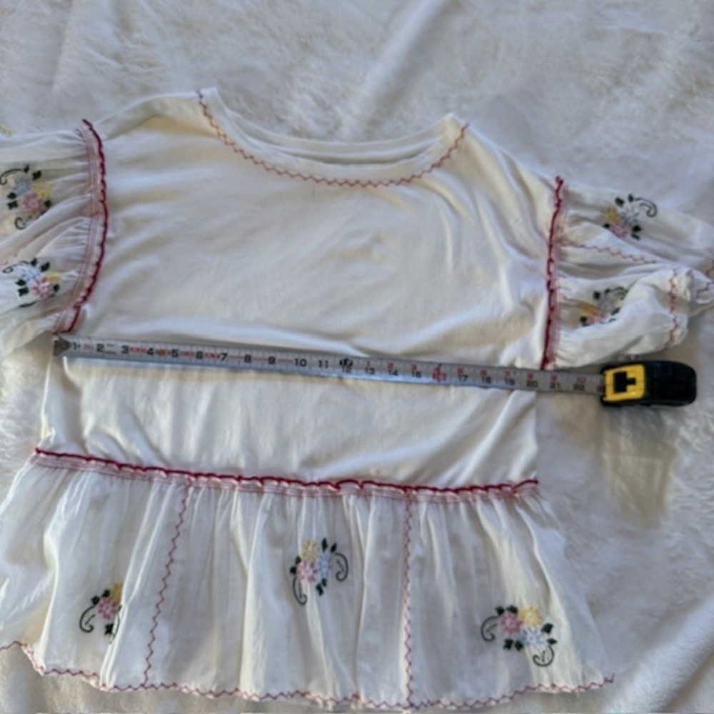 Anthropologie White Embroidered Peplum Blouse Red Ric Rac Trim Flutter Sleeve M - Picture 5 of 9